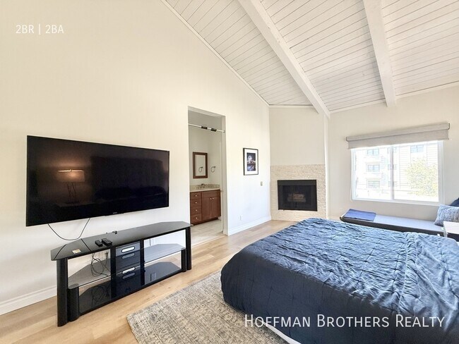 Building Photo - 1909 Pelham Ave