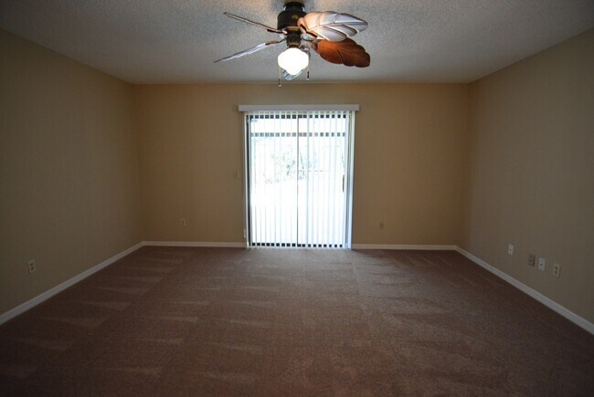 Building Photo - WINDERMERE 4br 2.5ba POOL HOME. Rent includes pool service!