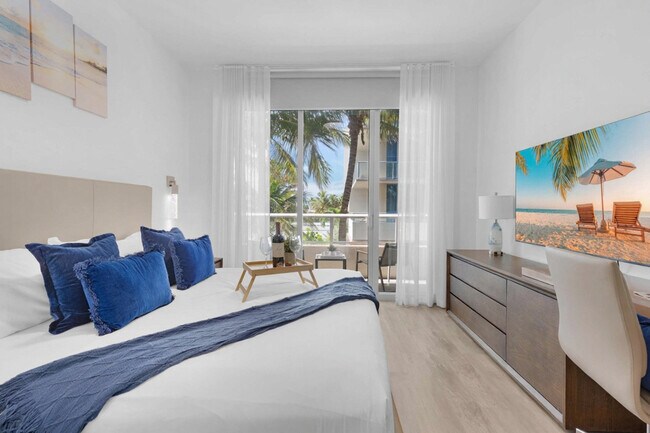 Building Photo - 777 N Ocean Dr