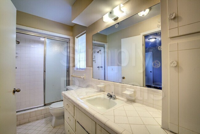 Building Photo - 6426 Chapman Dr