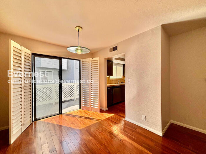 Building Photo - 4455 Rockland Pl