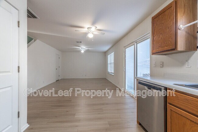 Building Photo - 9119 Spiral Woods