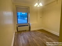 Building Photo - 62 Boylston St