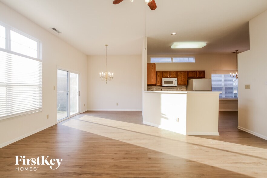 Building Photo - 13460 N Cedar Grove Ct