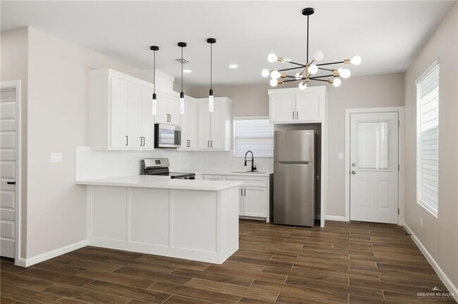 Building Photo - 16 Cassandra St