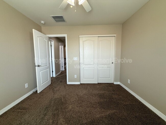 Building Photo - 9020 W Nicolet Ave