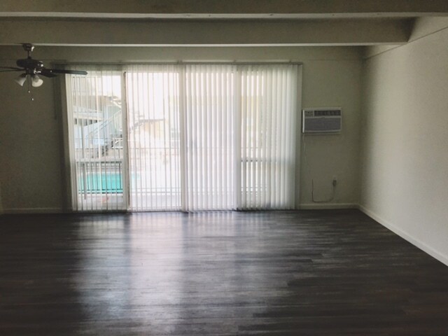 Building Photo - 440 S Oxford Ave