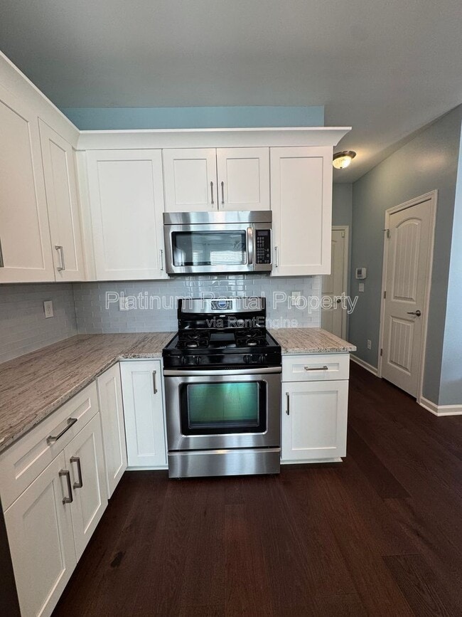 Building Photo - 211 Creek Side Pass