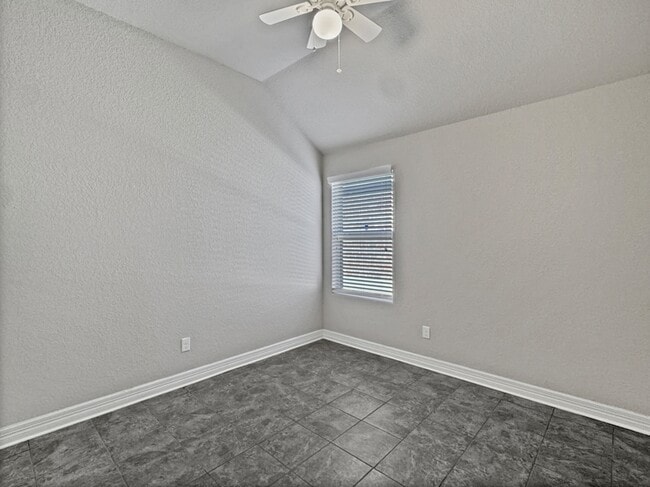 Building Photo - 9002 Monument Parke