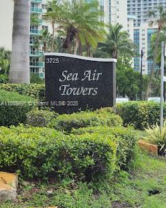 Building Photo - 3725 S Ocean Dr