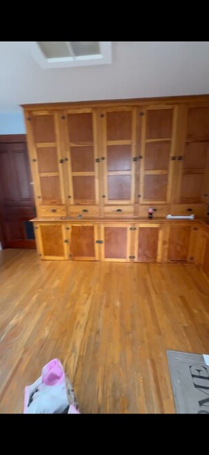 Building Photo - 4689 Center St