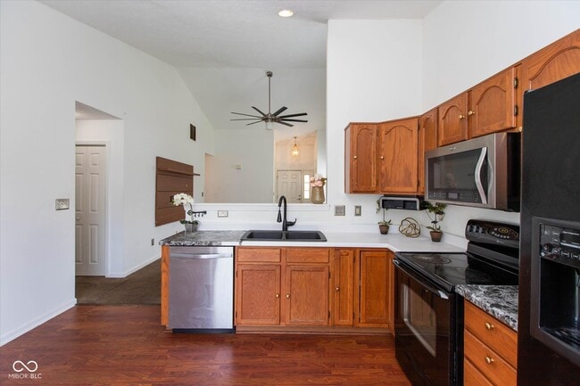 Building Photo - 7136 Pluto Dr
