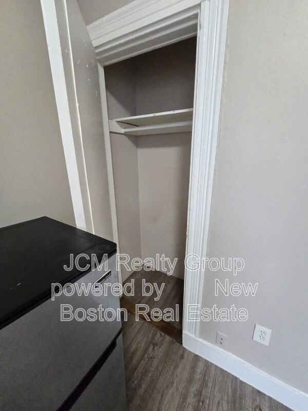 Building Photo - 5 Union Ave