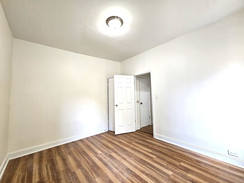 Building Photo - 106 Fort Washington Ave