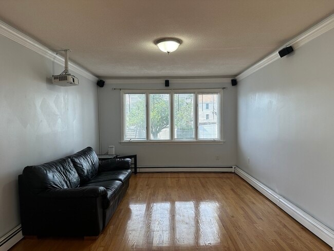Building Photo - 376 Riverside Ave