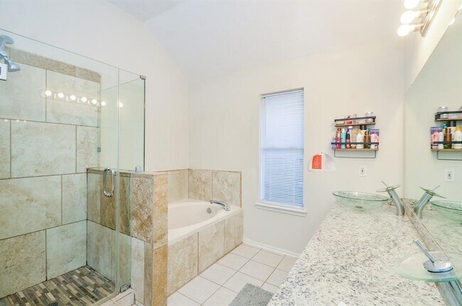 Building Photo - 2906 Cocona Ln