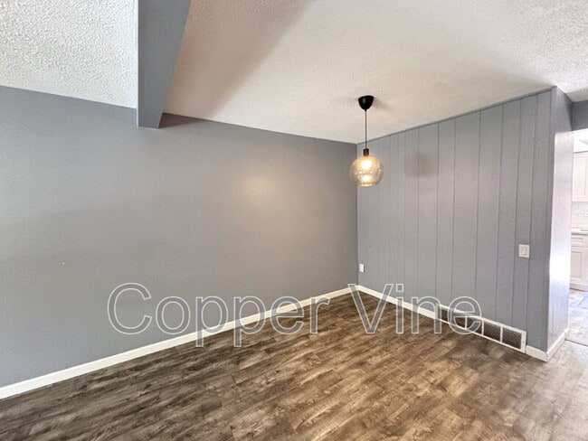 Building Photo - 1729 Quail St