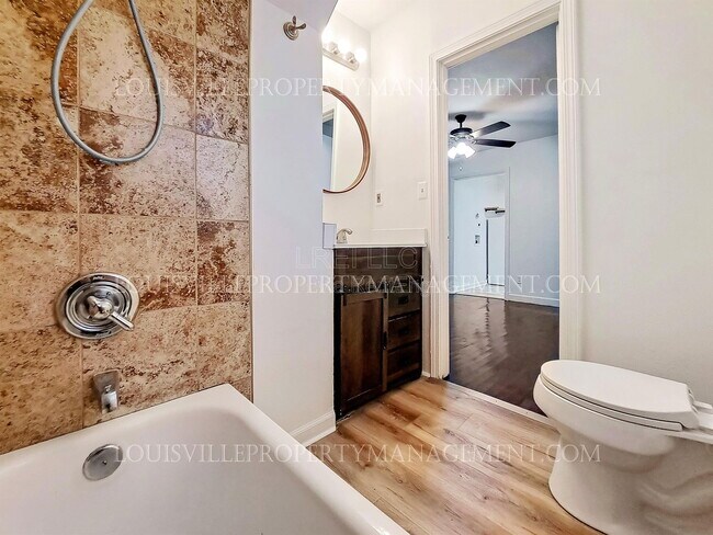 Building Photo - 710 Rubel Ave