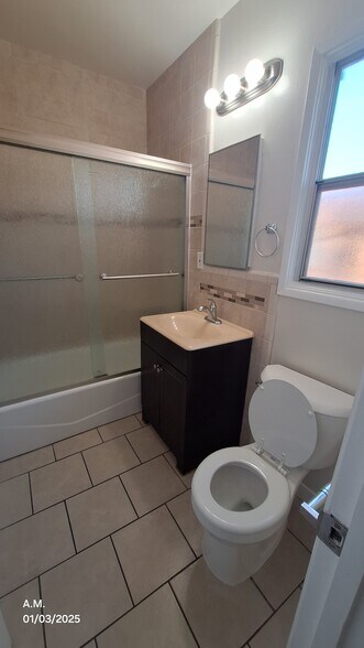 Building Photo - 912 N Market St