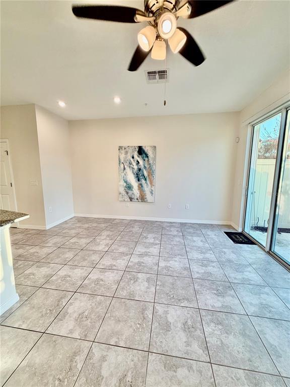 Building Photo - 10560 Salt Grove St