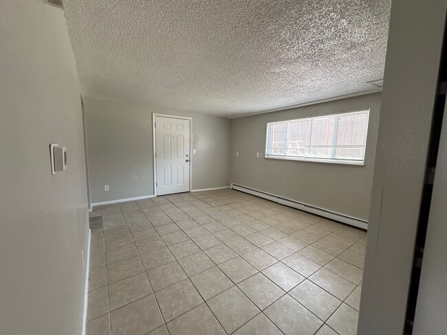 Building Photo - 4315 Lashelle Ave