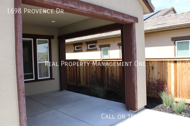 Building Photo - 1698 Provence Ln