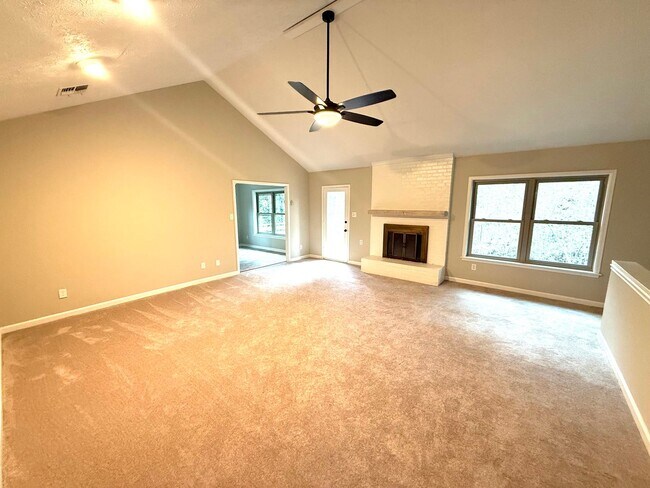 Building Photo - ** 4 Bed 3 Bath located in Prattville ** Call 334-366-9198 to schedule a self-tour. $500 credit t...