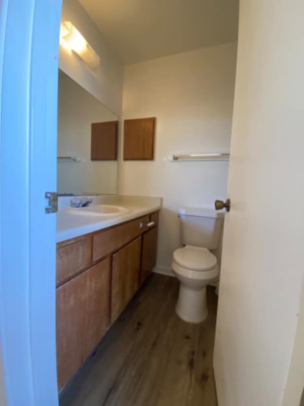 Building Photo - 402 Summer Ct