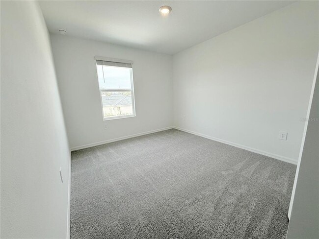 Building Photo - 3809 NE 32nd Ct