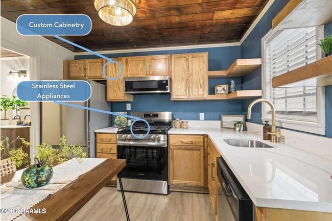 Building Photo - 328 Theodora Blvd