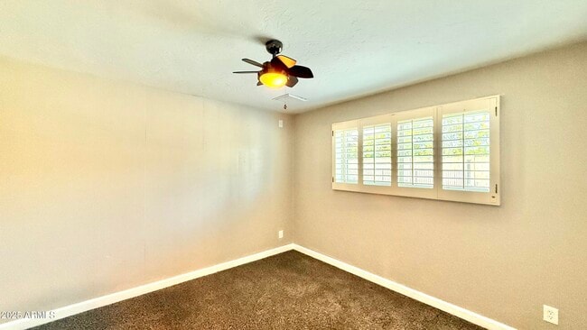 Building Photo - 2502 E Sahuaro Dr