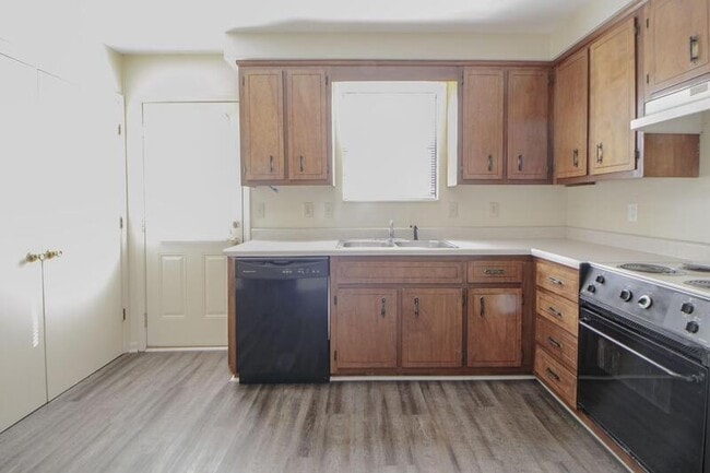 Building Photo - 284 Northridge Dr