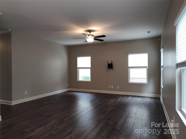 Building Photo - 9415 Segundo Ln