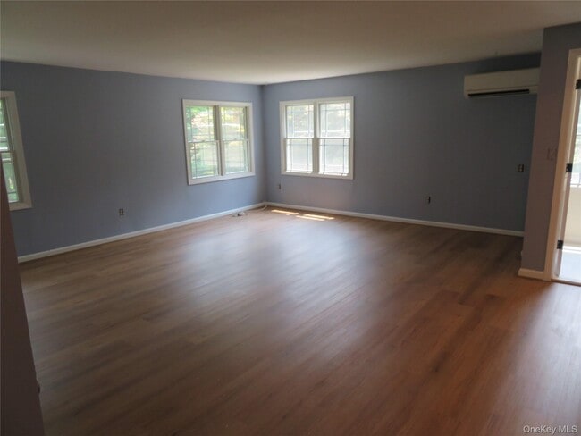 Building Photo - 329 Strawtown Rd
