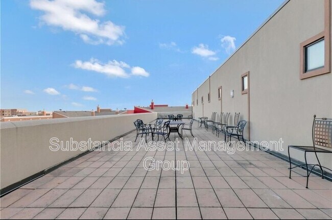 Building Photo - 444 N Central Ave
