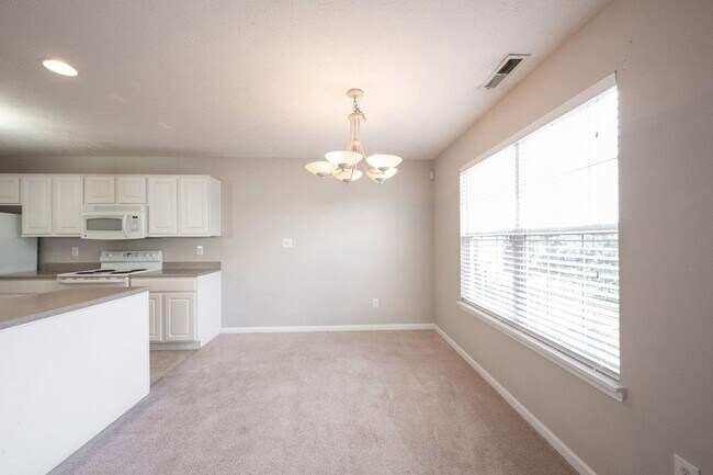 Building Photo - 9246 Eden Woods Ct
