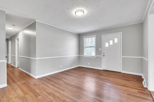 Building Photo - 3 Bedroom, 1.5 Bath Ranch on Over Half an Acre with Fenced Yard, and Deck $1850/mo rent