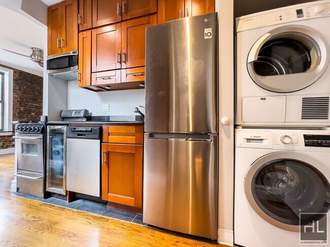 Building Photo - East 13th Street