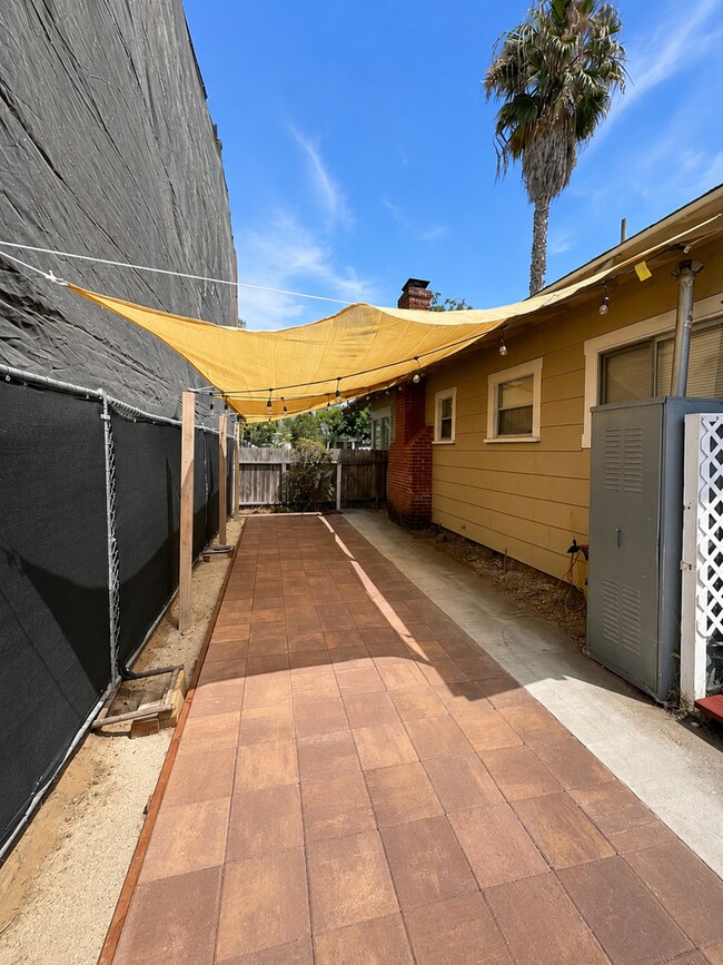 Building Photo - 120 H Ave
