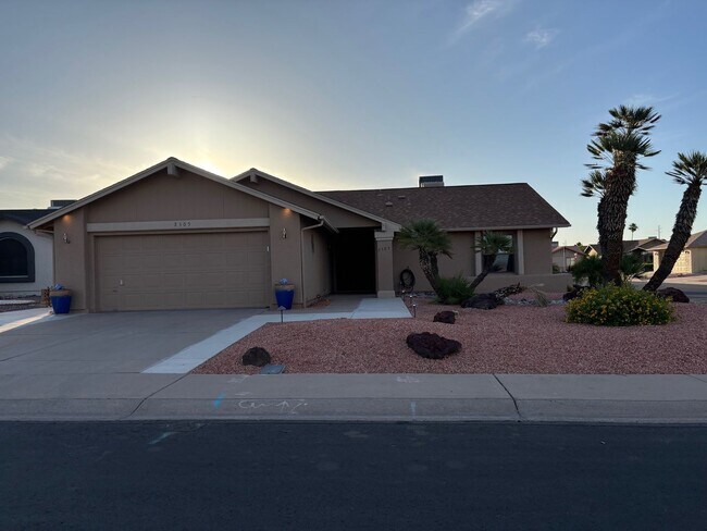 Building Photo - Lovely Updated 2bed/2bath Home in desert landscape of 45+ Active Adult Community of Leisure World...