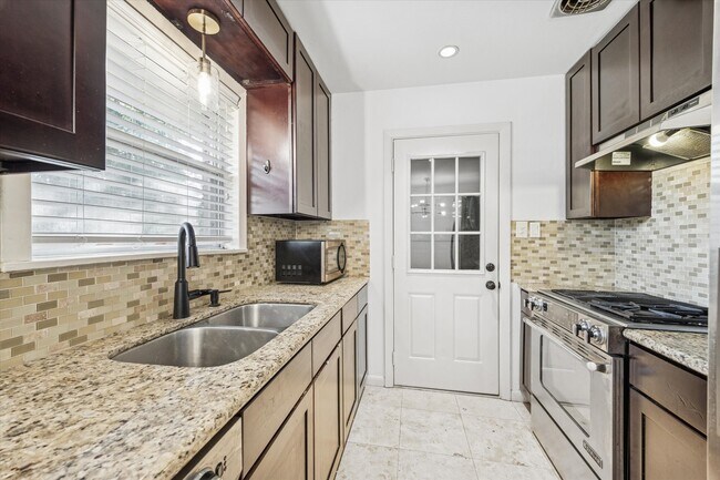 Building Photo - 4913 Nina Lee Ln