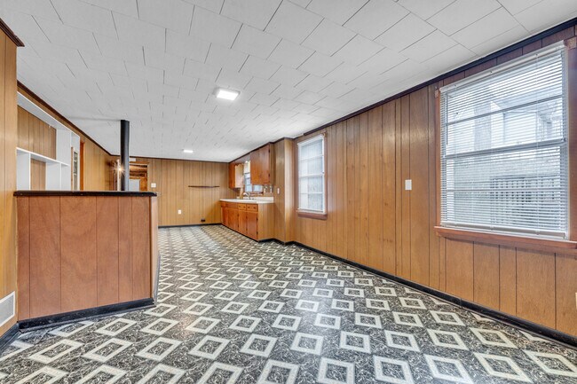 Building Photo - 4413 6th Ave