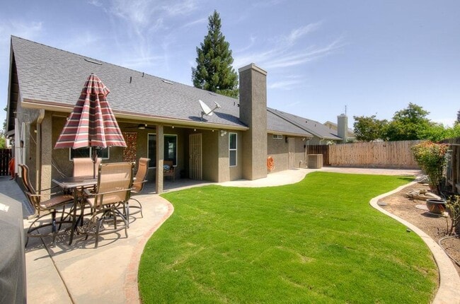 Building Photo - Updated 3/2 Cambridge Near Clovis North