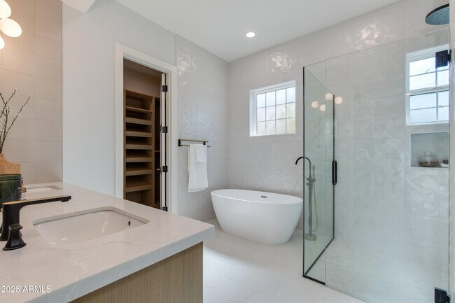 Building Photo - 3834 N 34th St