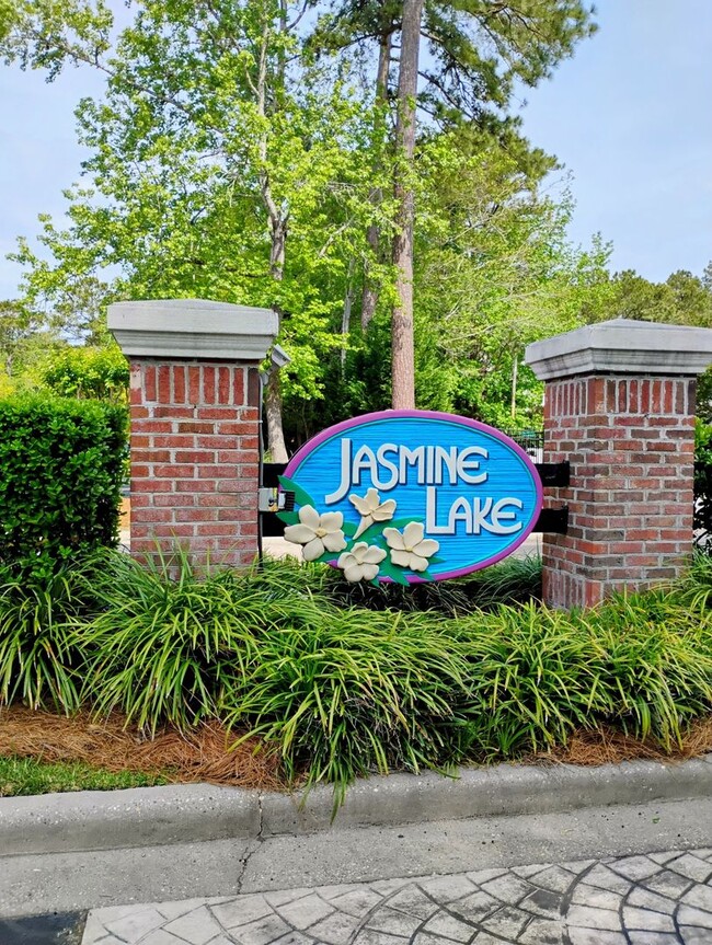 Primary Photo - JASMINE LAKES