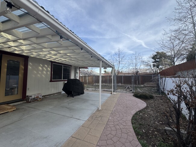 Building Photo - 1855 King Edward Dr