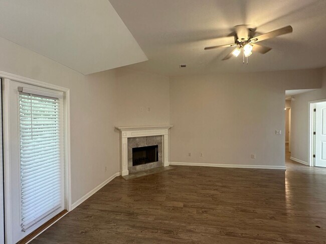 Building Photo - Prattville Home with Garage!