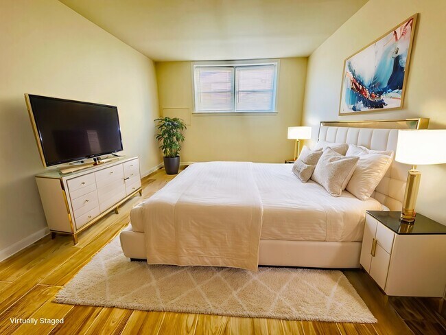 Building Photo - 34 E 32nd St