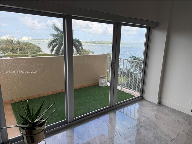 Building Photo - 880 NE 69th St