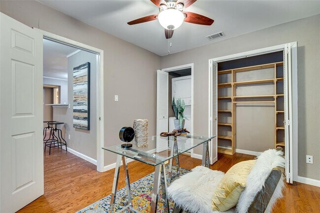 Building Photo - 4159 Steck Ave